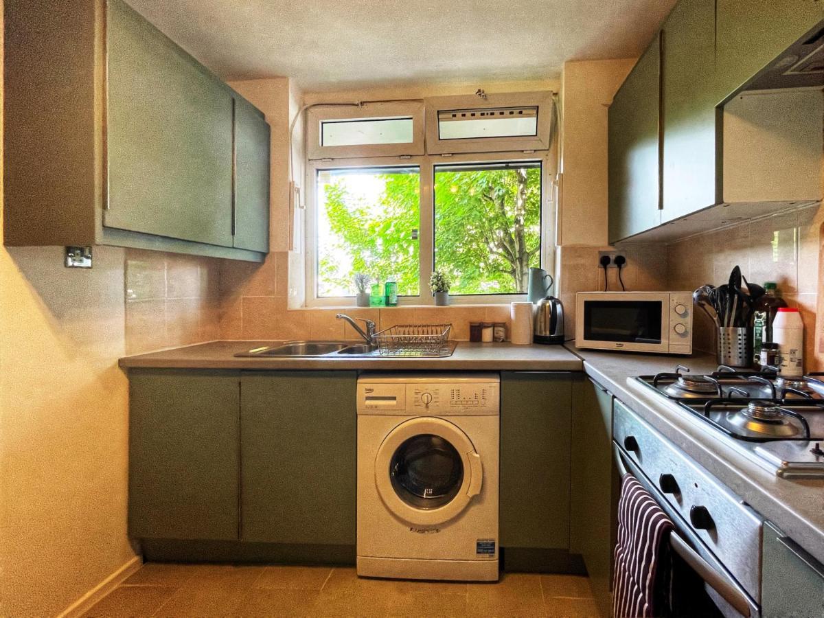 Noah'S Place In Mile End London Exterior photo